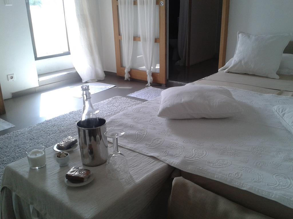 Guesthouse De Cambis B&B Remoulins Exterior foto