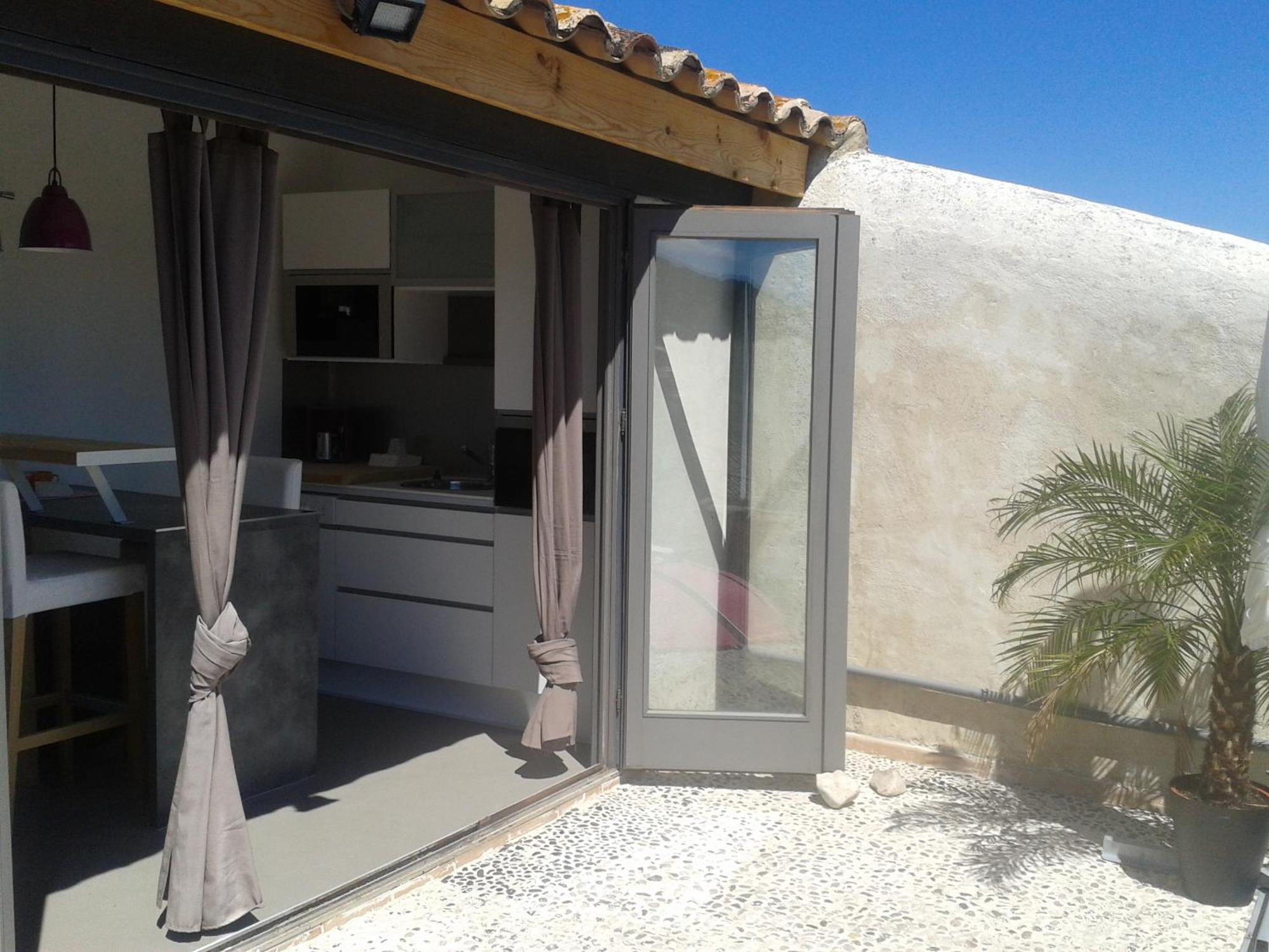 Guesthouse De Cambis B&B Remoulins Exterior foto