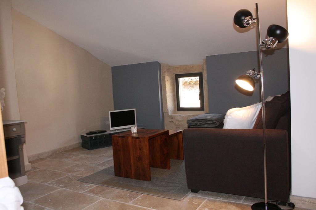 Guesthouse De Cambis B&B Remoulins Exterior foto
