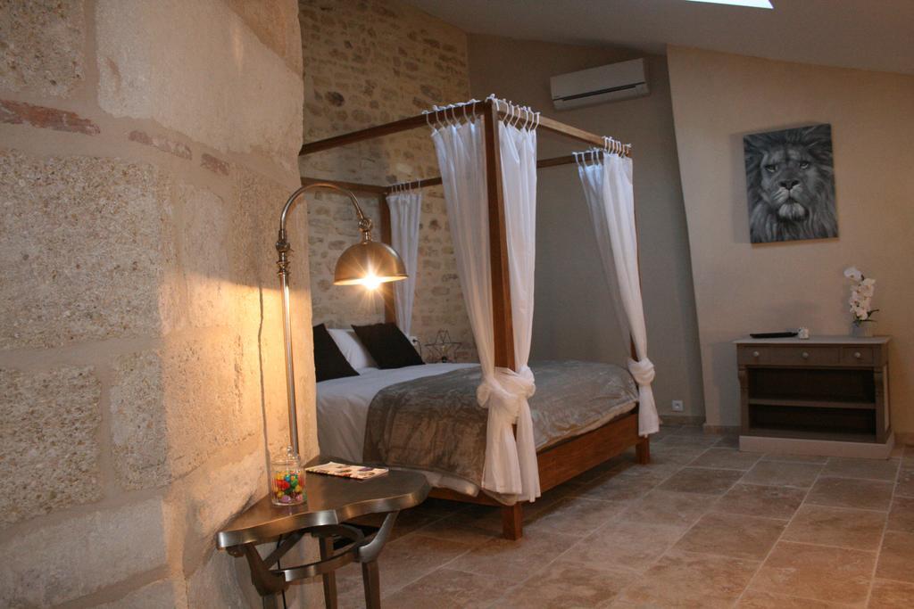 Guesthouse De Cambis B&B Remoulins Exterior foto